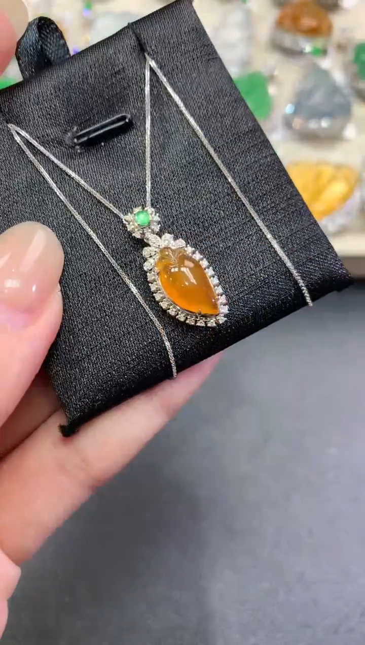 【闪购商品】翡翠颈饰18K金镶嵌q5          