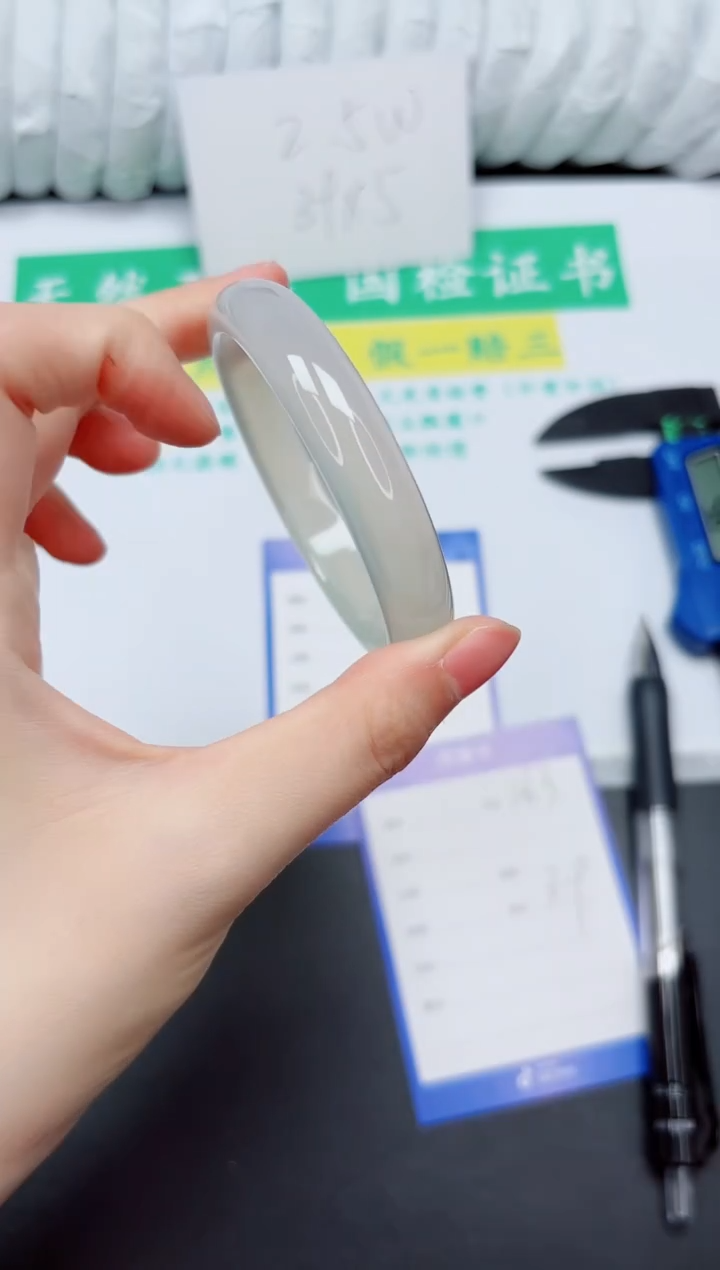 手镯石英质玉未镶嵌162-56.6