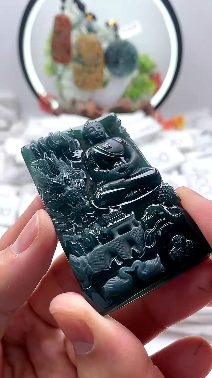 【闪购商品】翡翠颈饰未镶嵌大日如来