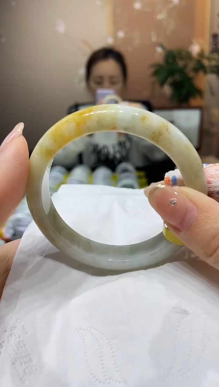 【闪购商品】翡翠手镯未镶嵌56.5圈口