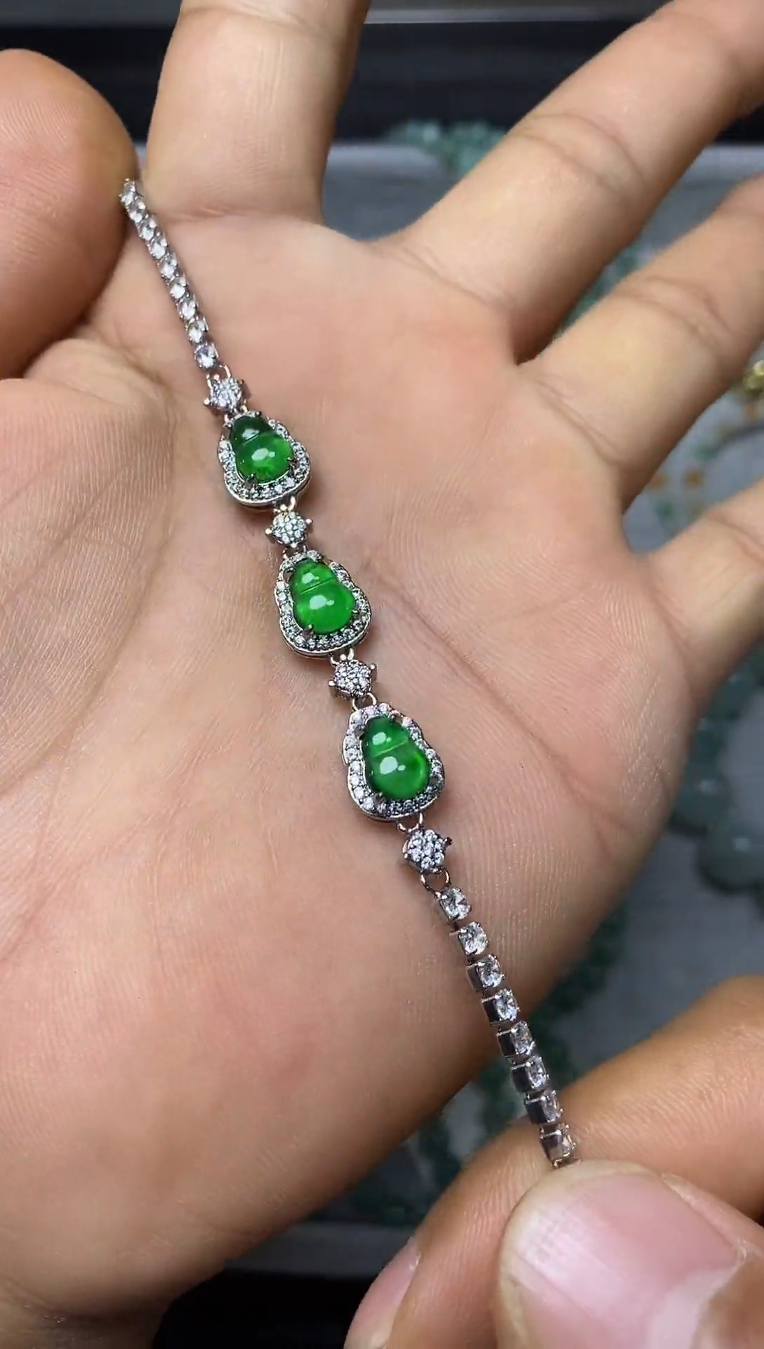 未镶嵌定制翡翠手链