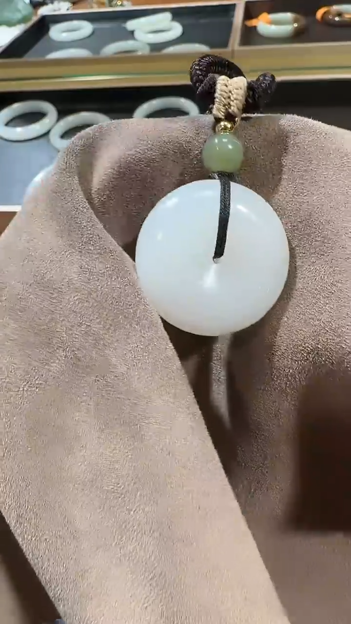 【闪购商品】和田玉吊坠未镶嵌1395平安扣