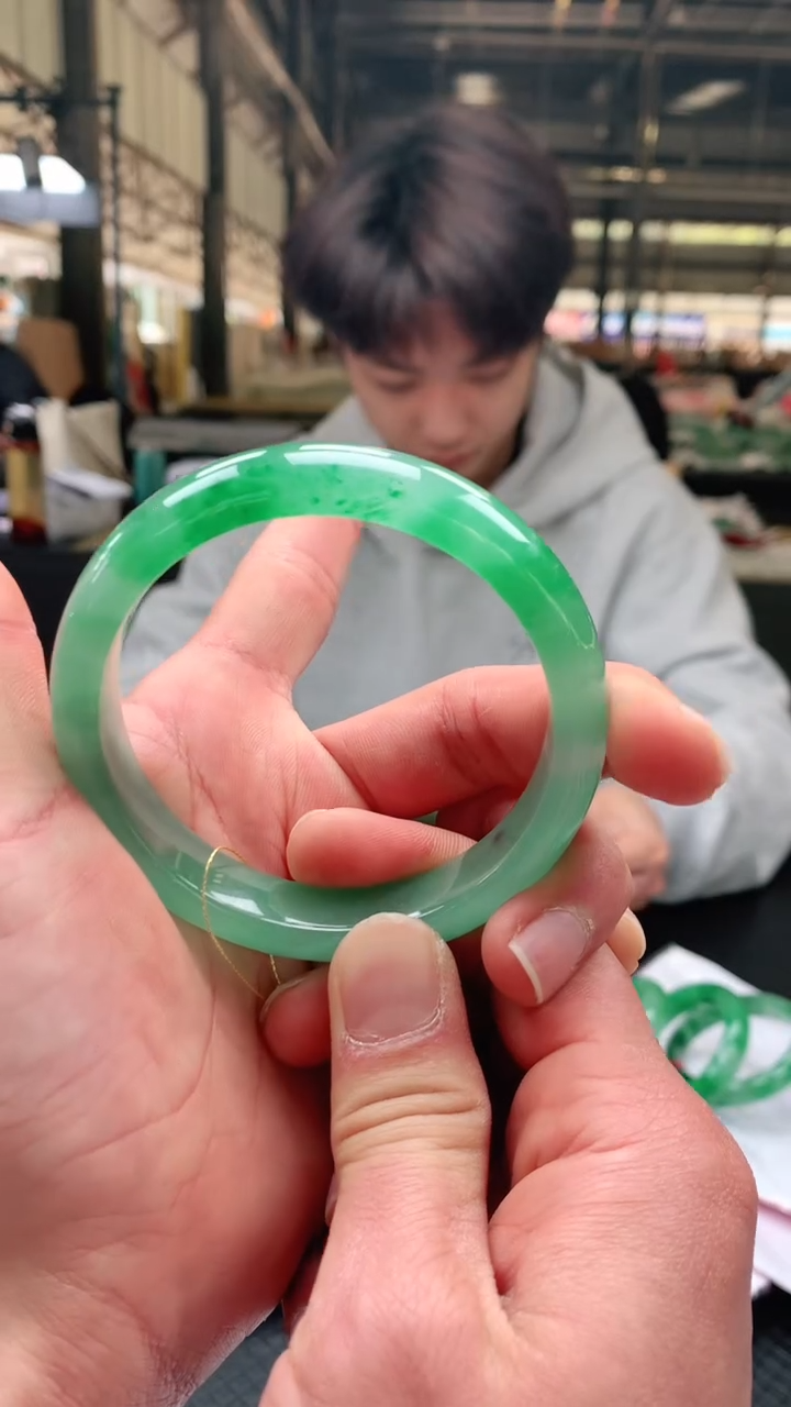 【闪购商品】石英质玉手镯未镶嵌1-天然非洲翠手镯