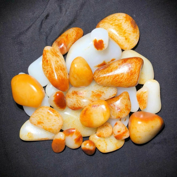 新疆和田玉精品吊坠挂件