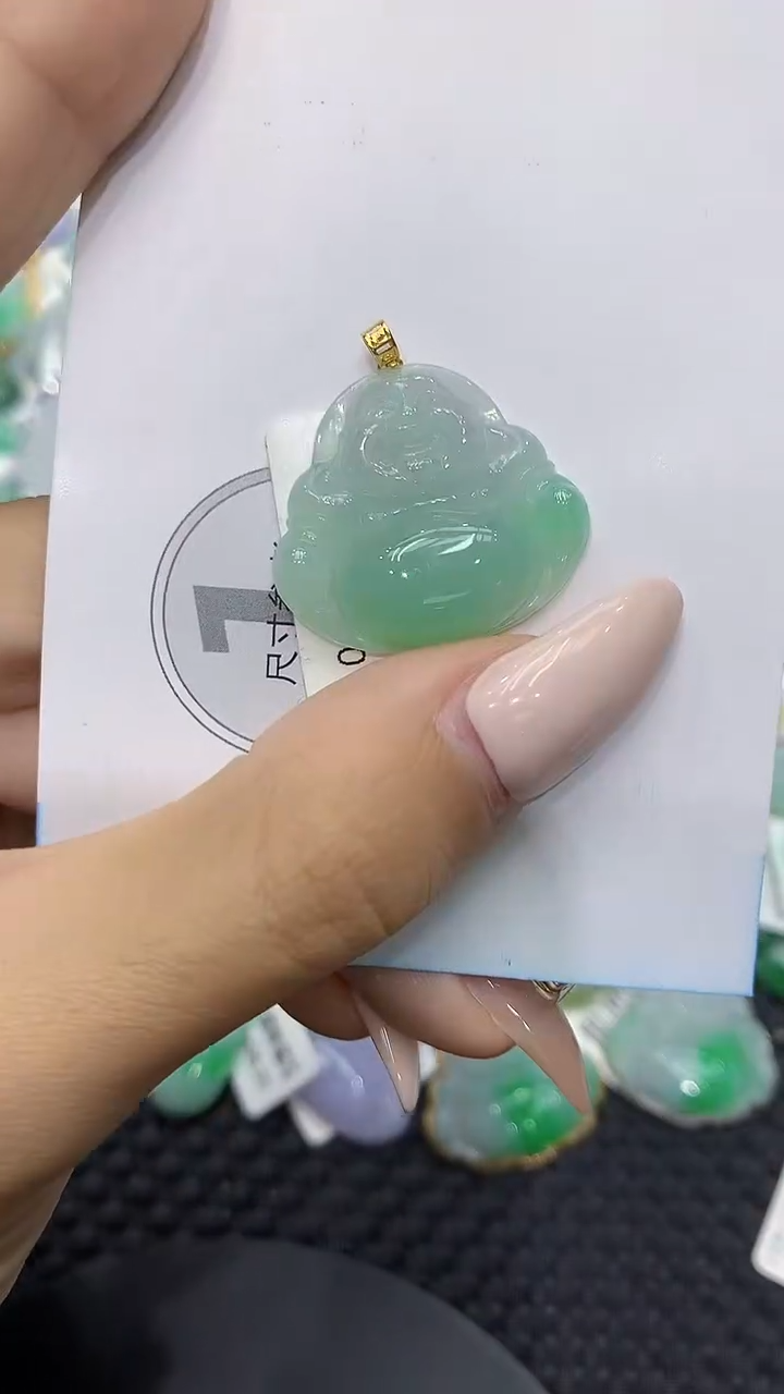 颈饰18K金镶嵌翡翠111111111111