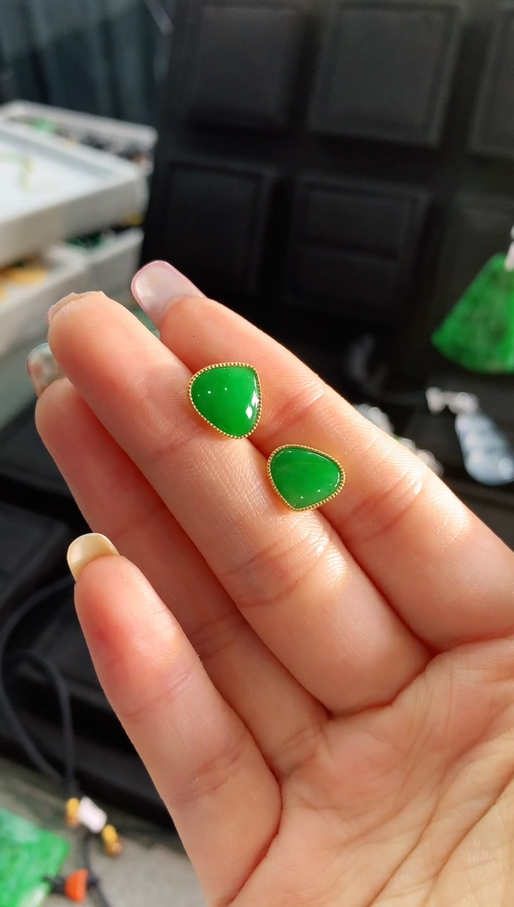 【闪购商品】翡翠耳饰18K金镶嵌耳饰