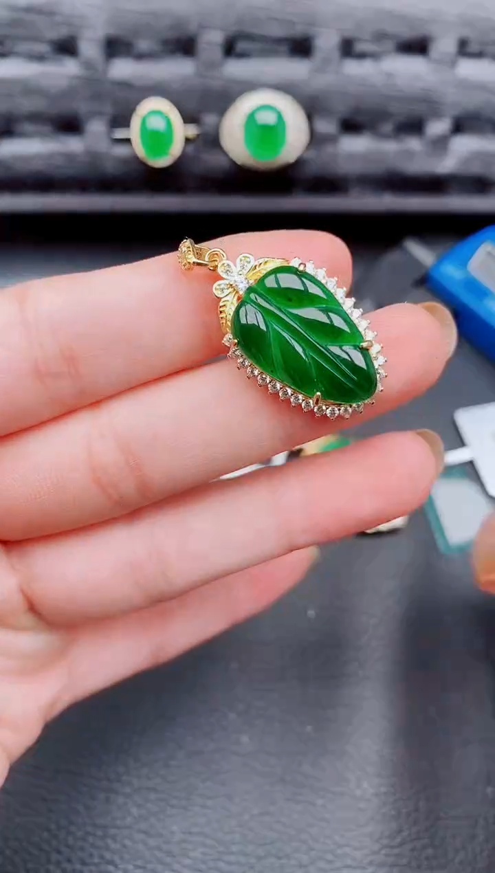 【闪购商品】翡翠颈饰银S925镶嵌天然a货翡翠607