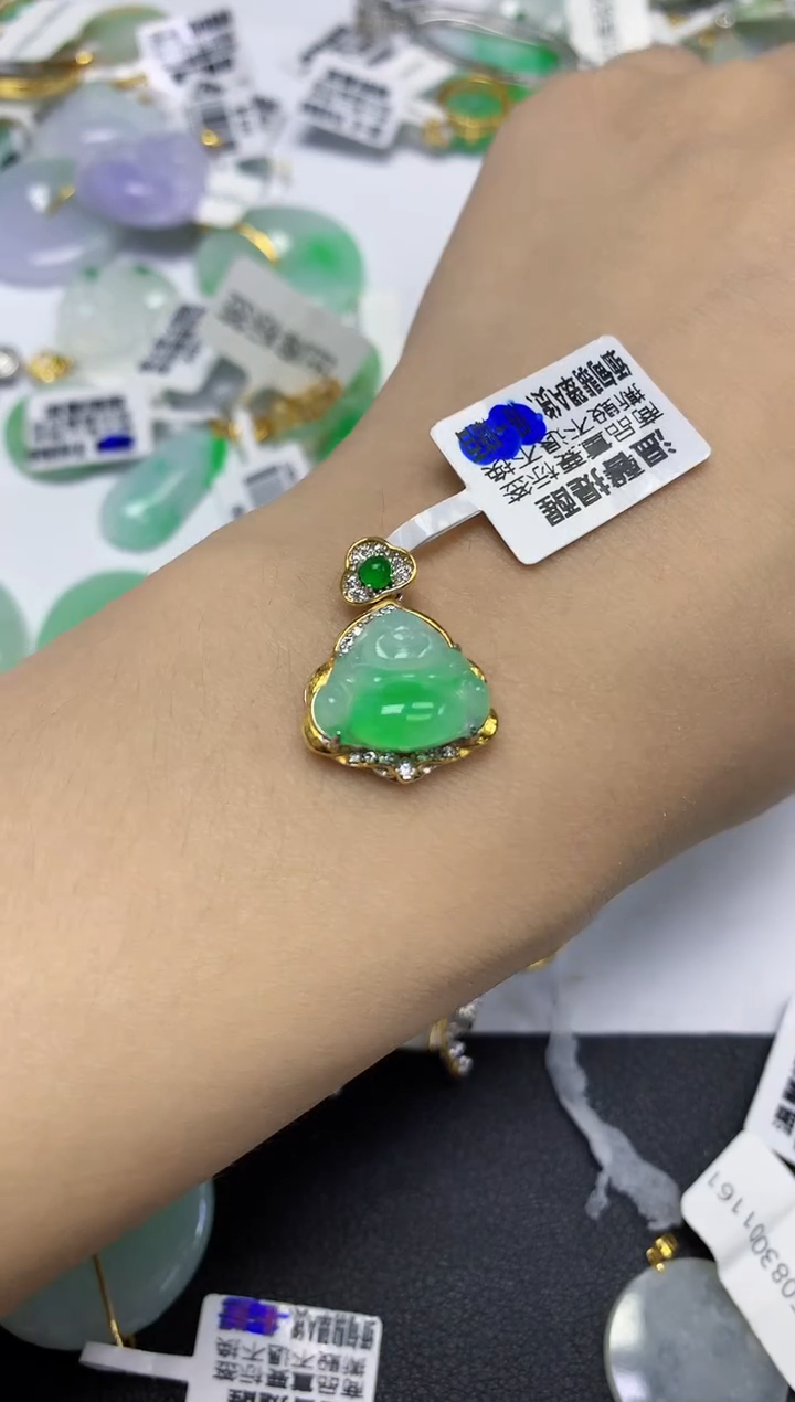 颈饰未镶嵌翡翠天然缅甸翡翠A货多样性发一件