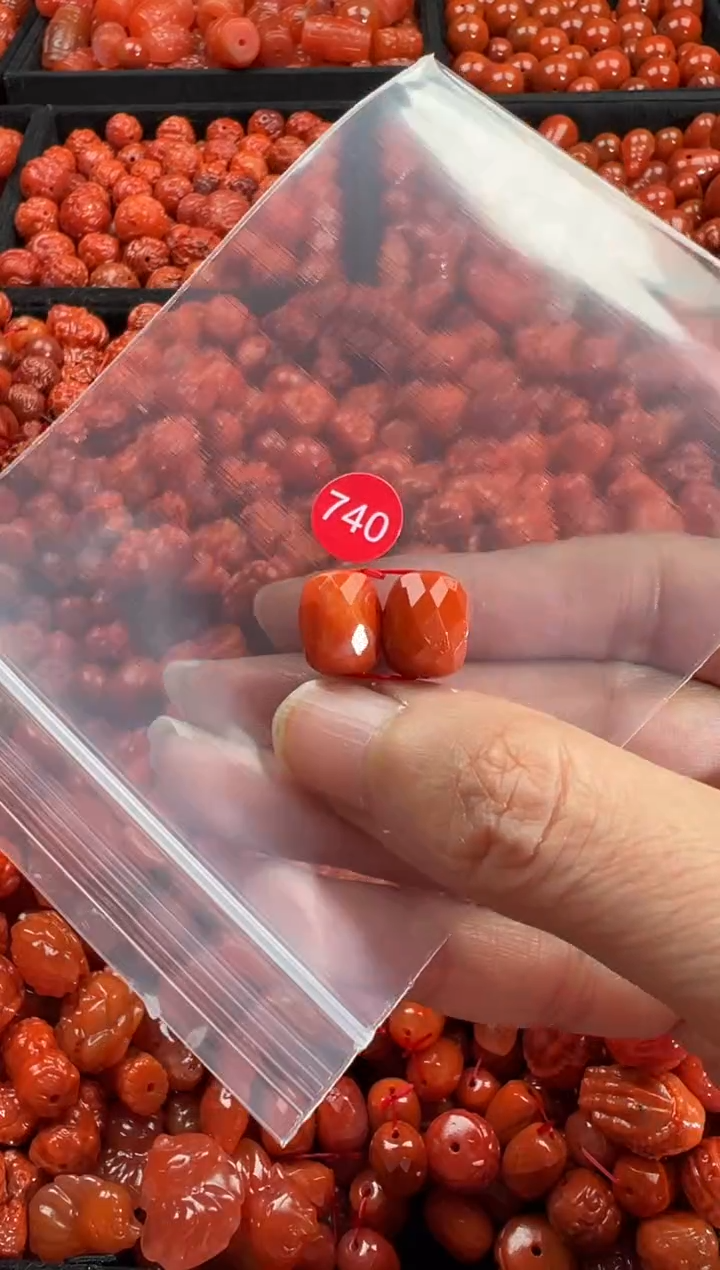 颈饰未镶嵌南红玛瑙1