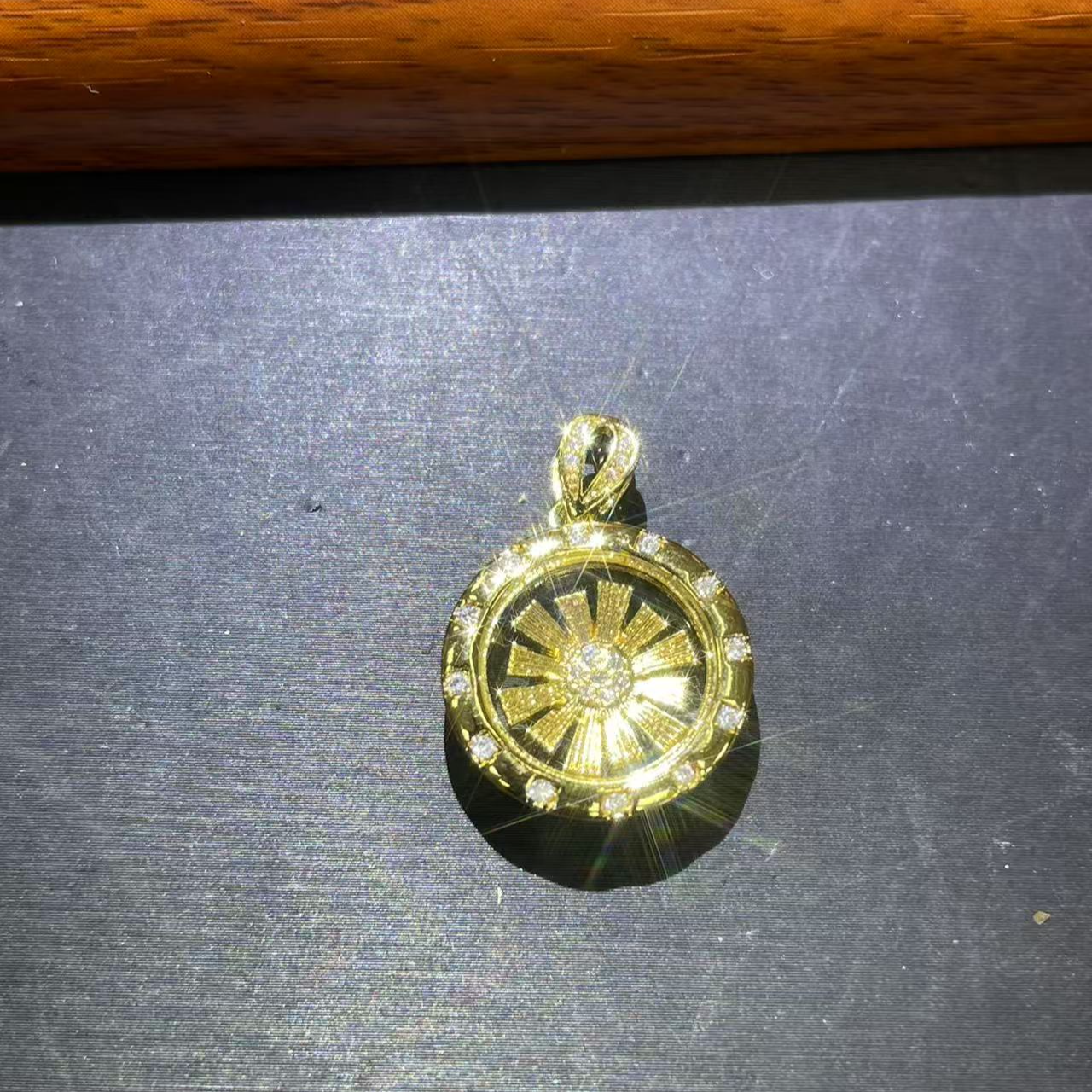 s8090黄色时来运转吊坠多样性发货