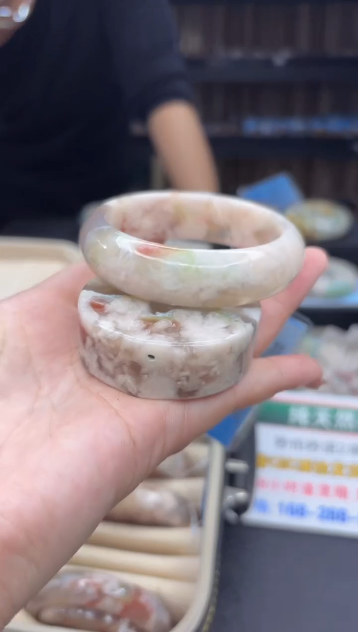 【闪购商品】石英质玉手镯未镶嵌150（54圈赠送镯心）