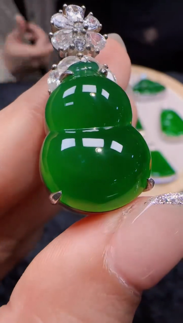 未镶嵌定制翡翠翡翠吊坠52