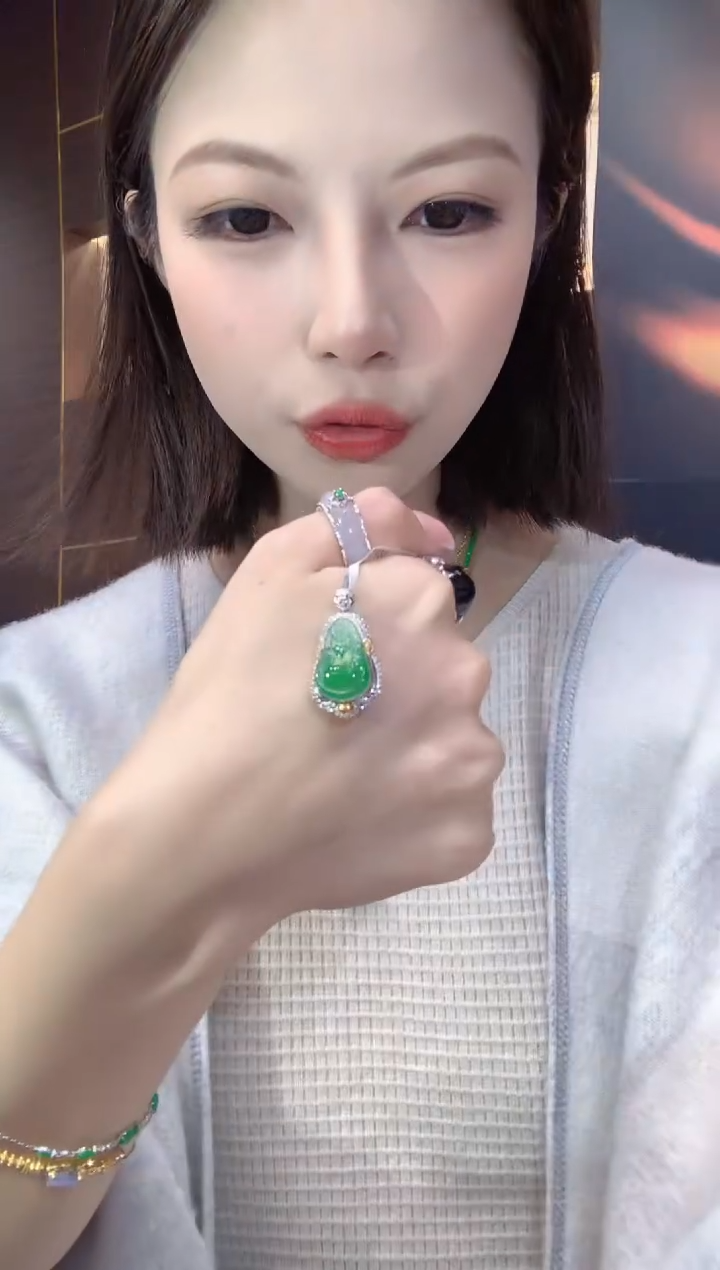 吊坠(不含链)18K金镶嵌翡翠A24