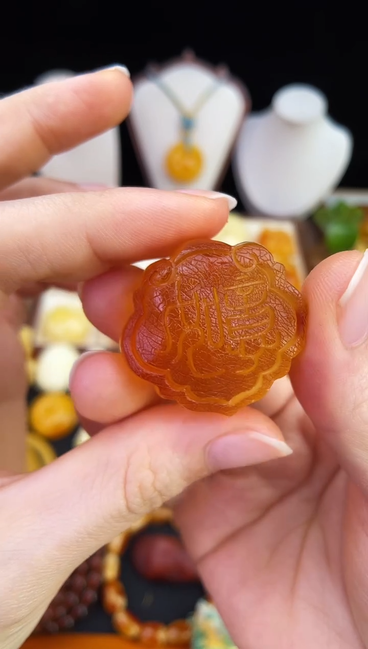 琥珀未镶嵌珠宝奇石柒月