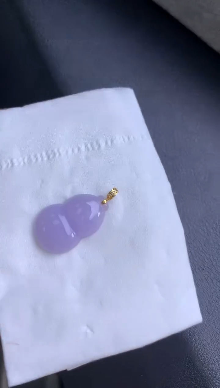 翡翠18K金镶嵌颈饰翡翠