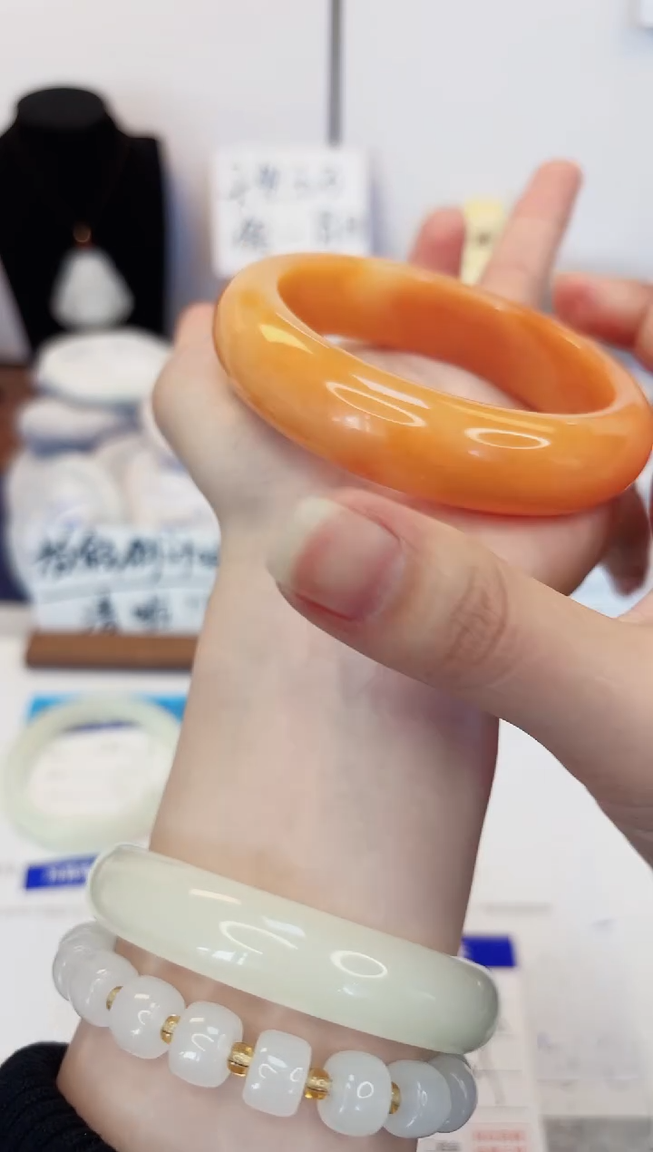 【闪购商品】石英质玉手镯未镶嵌193