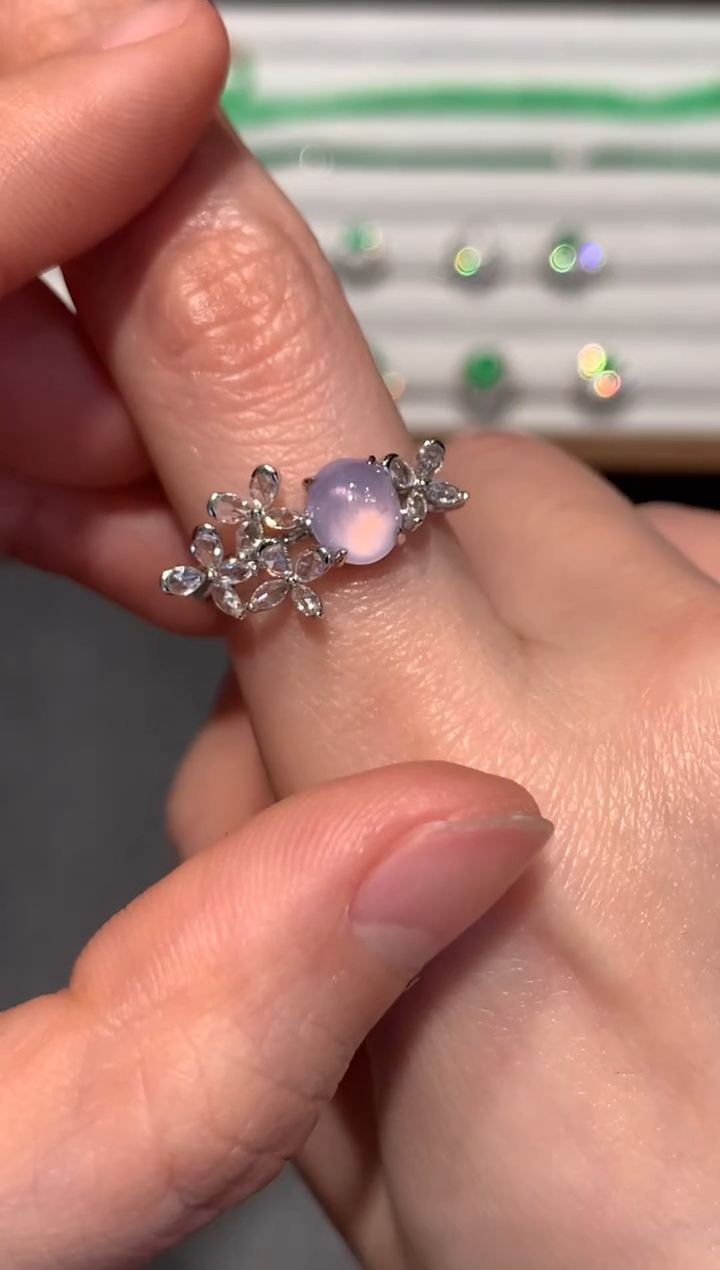 【闪购商品】翡翠戒指18K金镶嵌7800      