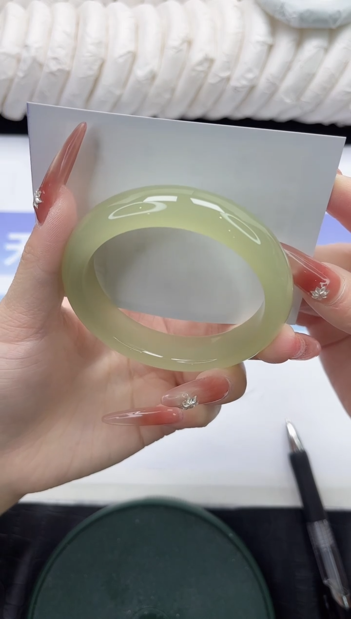 未镶嵌手镯石英质玉15-54