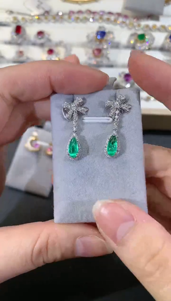 【闪购商品】祖母绿耳饰18K金镶嵌R285|9800