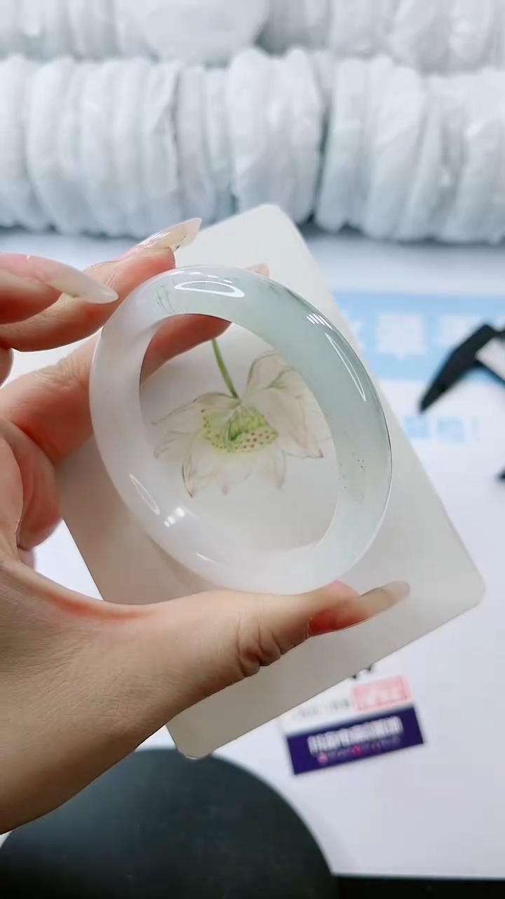 【闪购商品】石英质玉手镯未镶嵌多样性发货V580