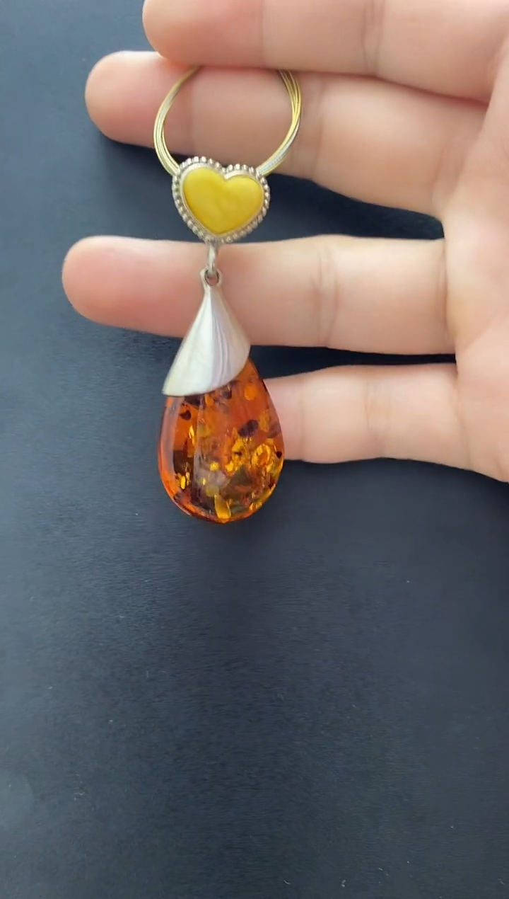 裸石琥珀未镶嵌吊坠
