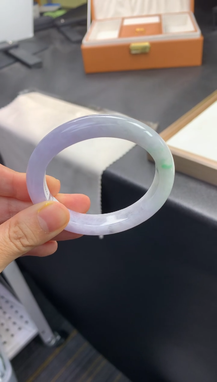 未镶嵌手镯翡翠退货需手镯吊牌标签完好