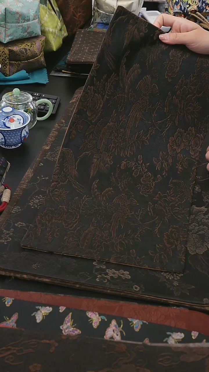 50+24两面可用香云纱系列