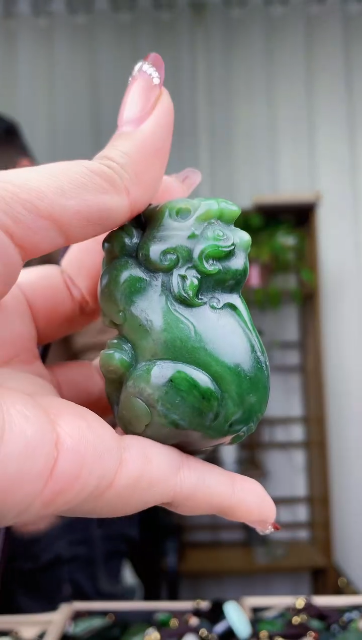 【闪购商品】和田玉挂件未镶嵌拍一发一，多样性发货