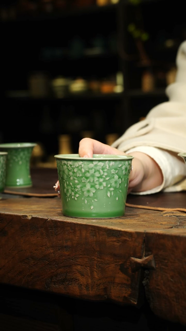 【闪购商品】瓷片李斌 梅子青繁花 猪口杯