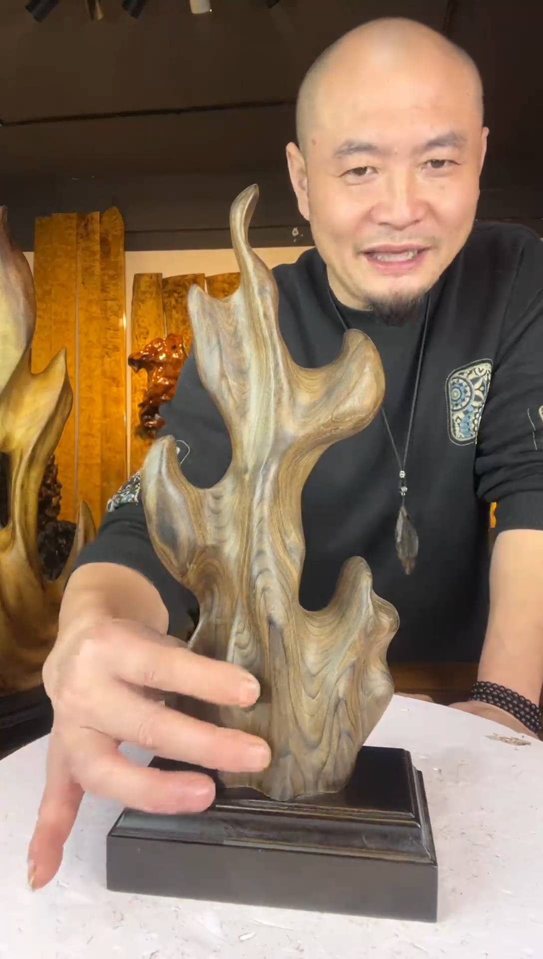 金丝楠思**飞654金丝楠自然随型摆件