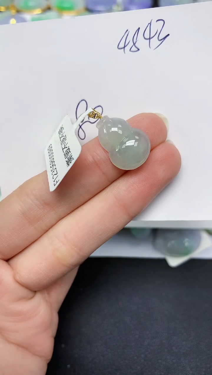 翡翠18K金镶嵌颈饰天然翡翠A货