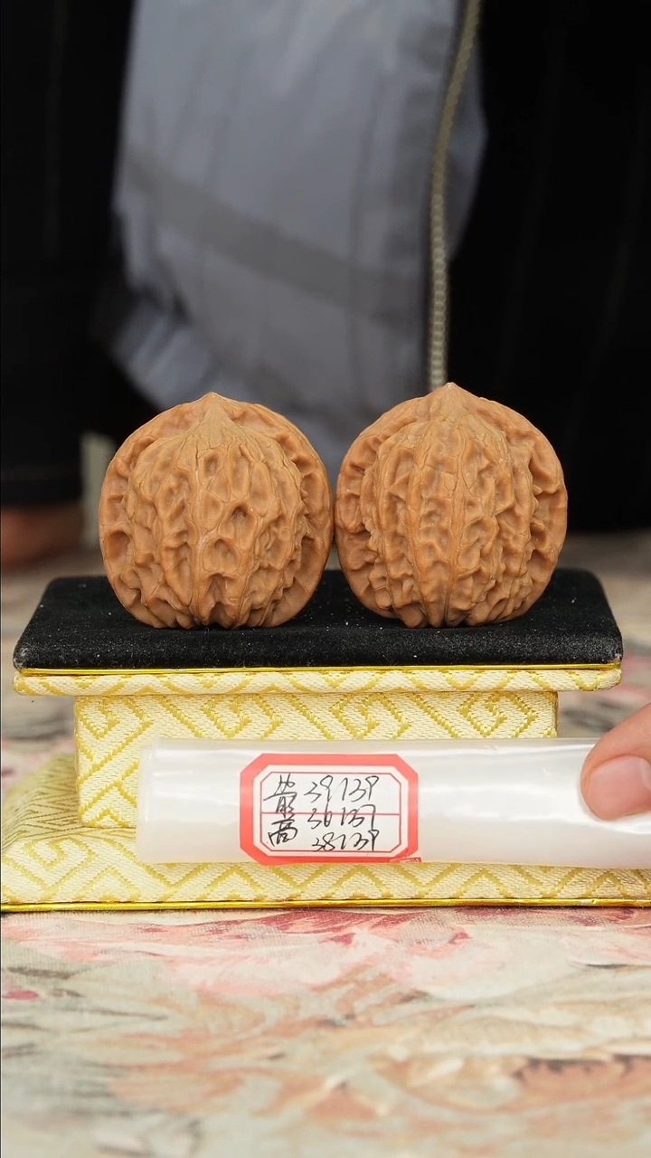 【闪购商品】文玩核桃把件非嫁接北京