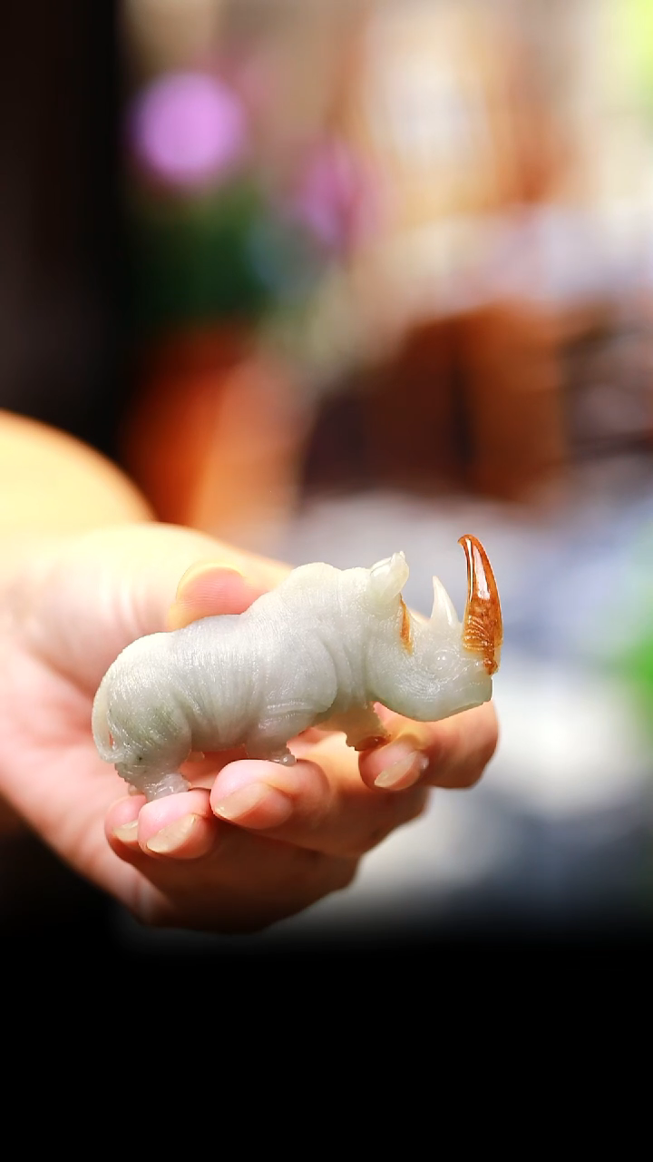 未镶嵌摆件翡翠犀牛