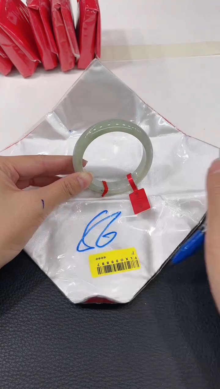 【闪购商品】翡翠手镯未镶嵌手镯