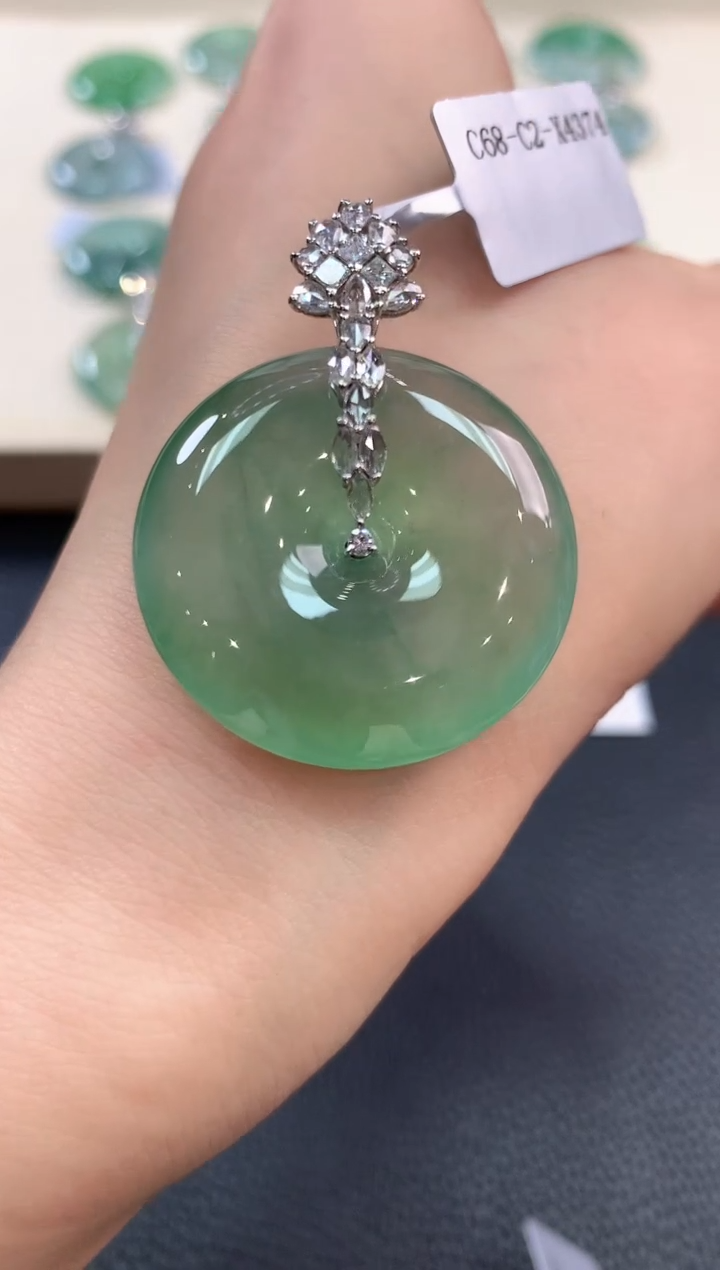 【闪购商品】翡翠吊坠(不含链)18K金镶嵌b190不退换