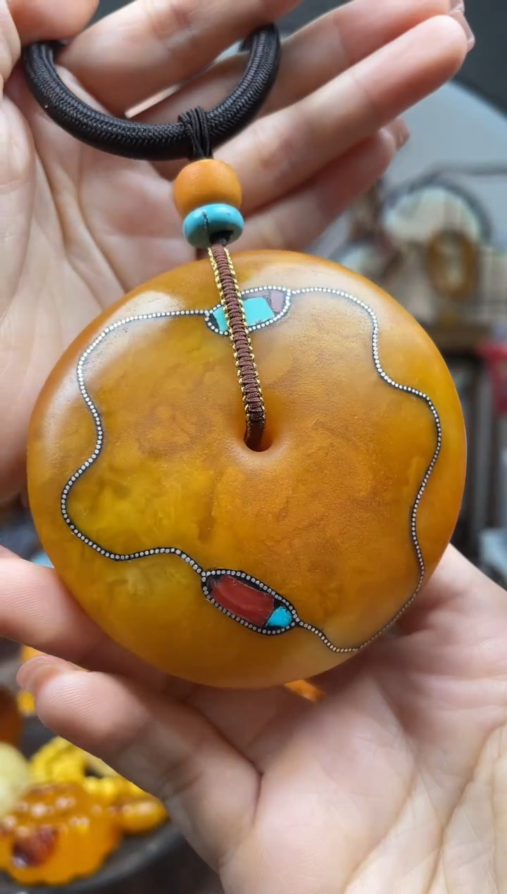 【闪购商品】琥珀裸石未镶嵌首饰 假1赔4 （多样性发货1件