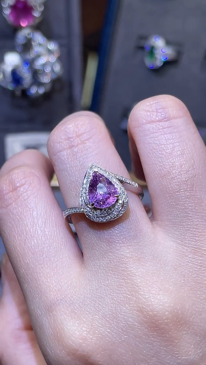 【闪购商品】彩色蓝宝石戒指18K金镶嵌2.02ct