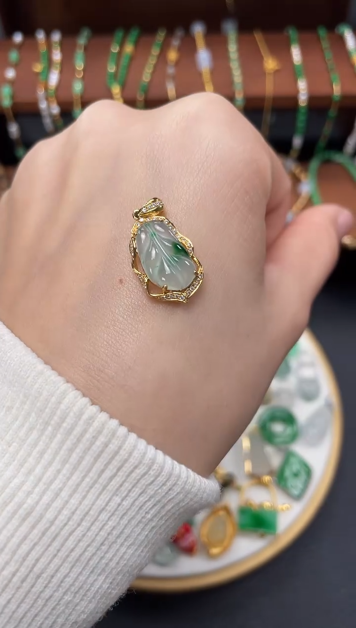 【闪购商品】翡翠吊坠(不含链)18K金镶嵌一个   JK628