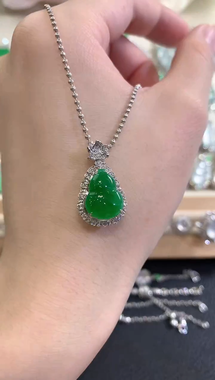 吊坠(不含链)18K金镶嵌翡翠冬日珠宝W71