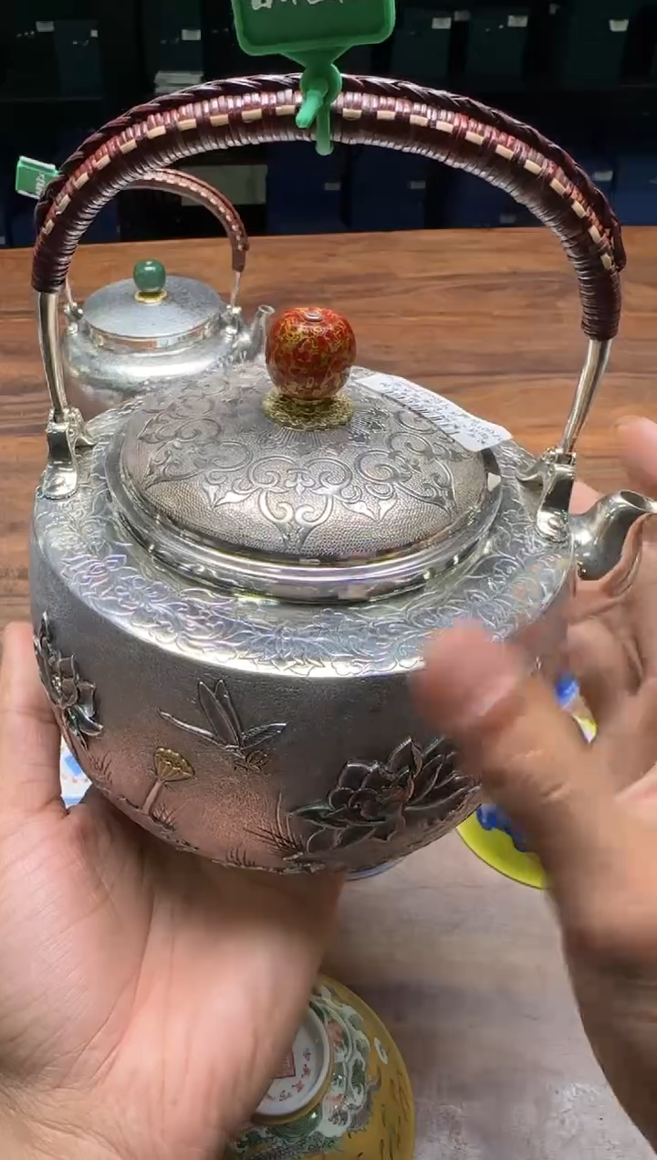 随*呆坐 錾刻嵌金细锤素静如莲心经 提梁煮水壶
