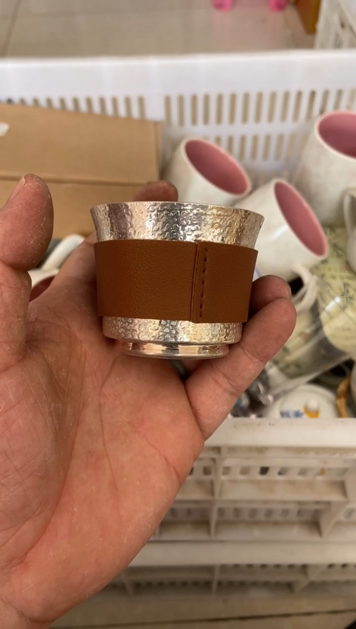 杯无运费险有瑕疵的摄影的产品有使用过的痕迹有点脏介意勿拍