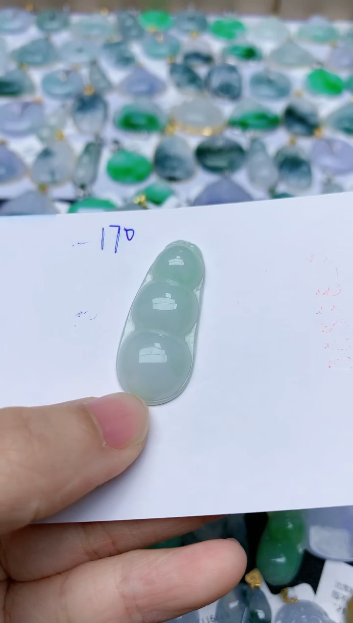 【闪购商品】翡翠颈饰未镶嵌天然翡翠A货