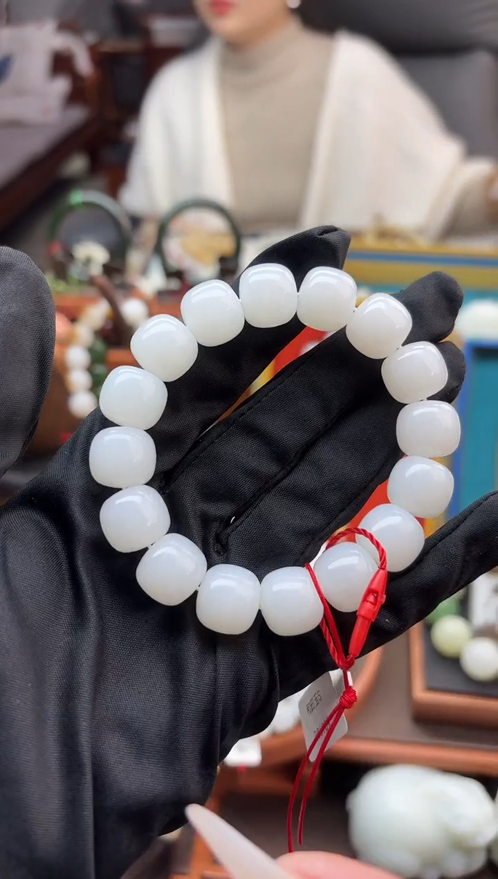 未镶嵌手串和田玉董小姐推荐 多样性发货 拍一发一hs14