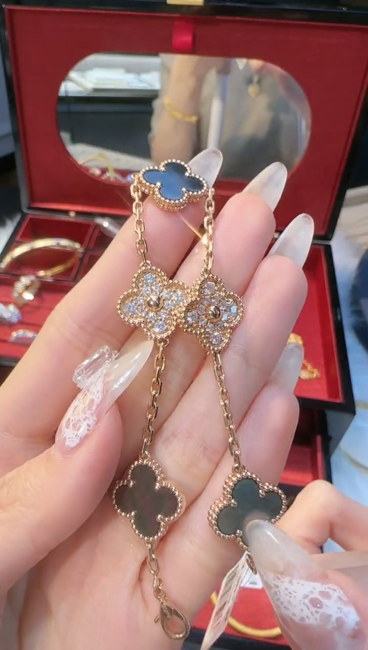 【闪购商品】钻石手链18K金镶嵌灰贝间钻手链