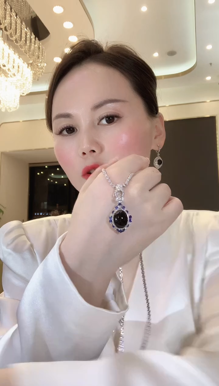 【闪购商品】翡翠吊坠(不含链)18K金镶嵌A68 多样性发货一件