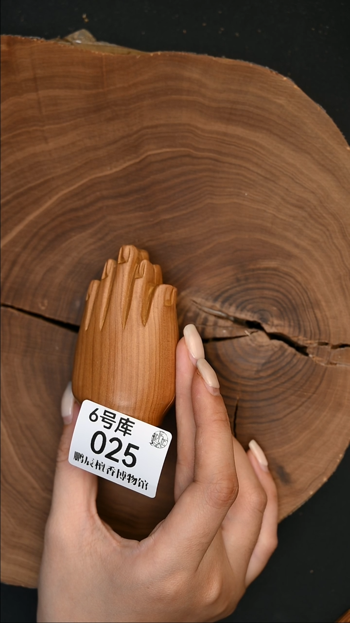 檀香木其他工艺品佛手60克-6号025