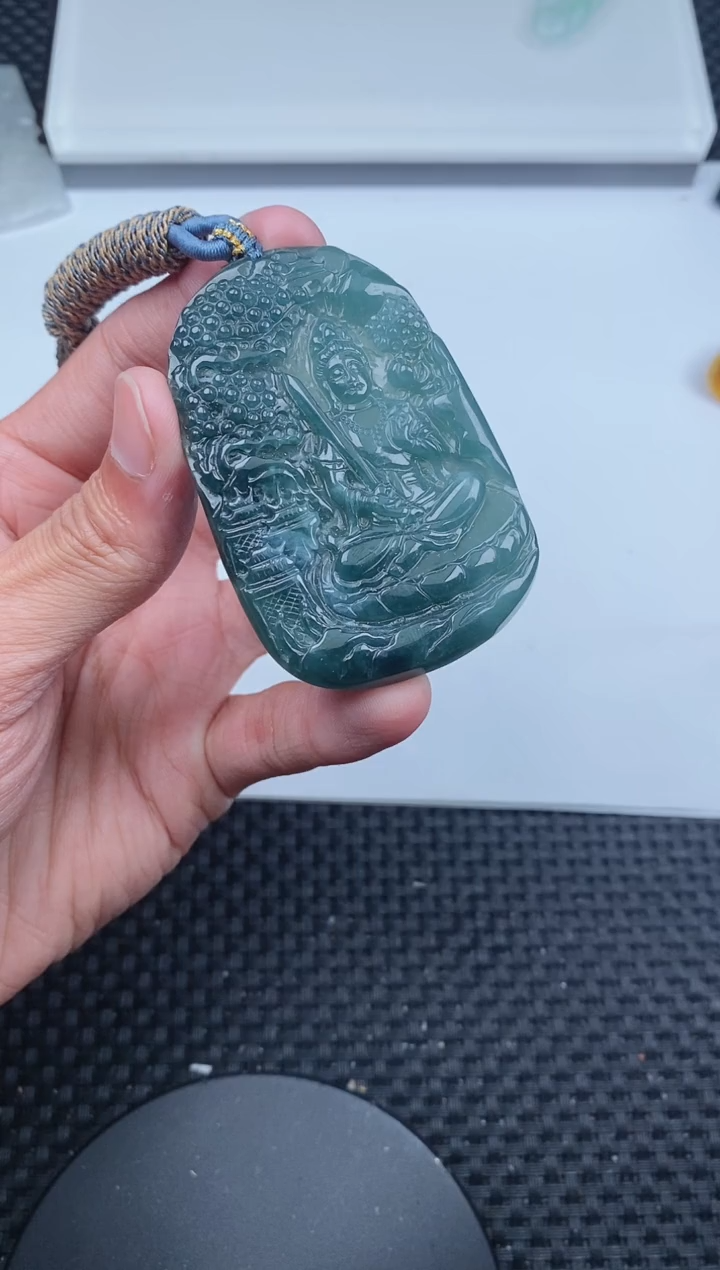 【闪购商品】翡翠颈饰未镶嵌          