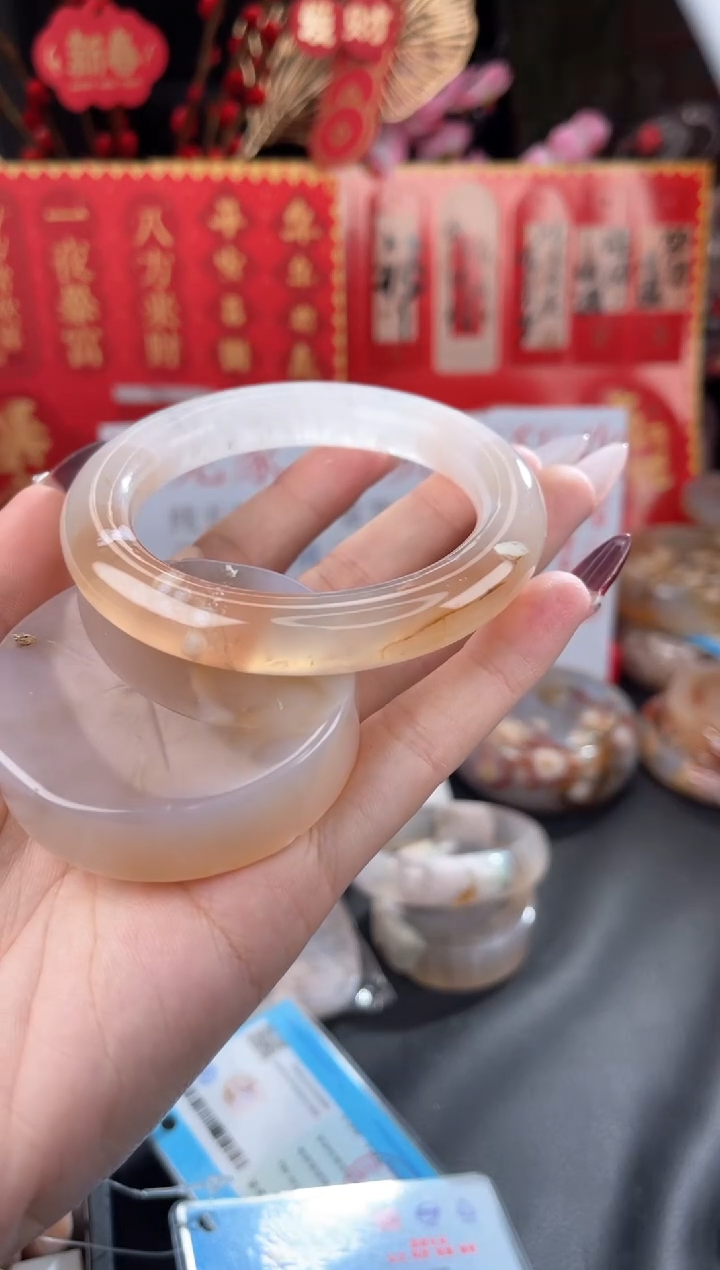 【闪购商品】石英质玉手镯未镶嵌57