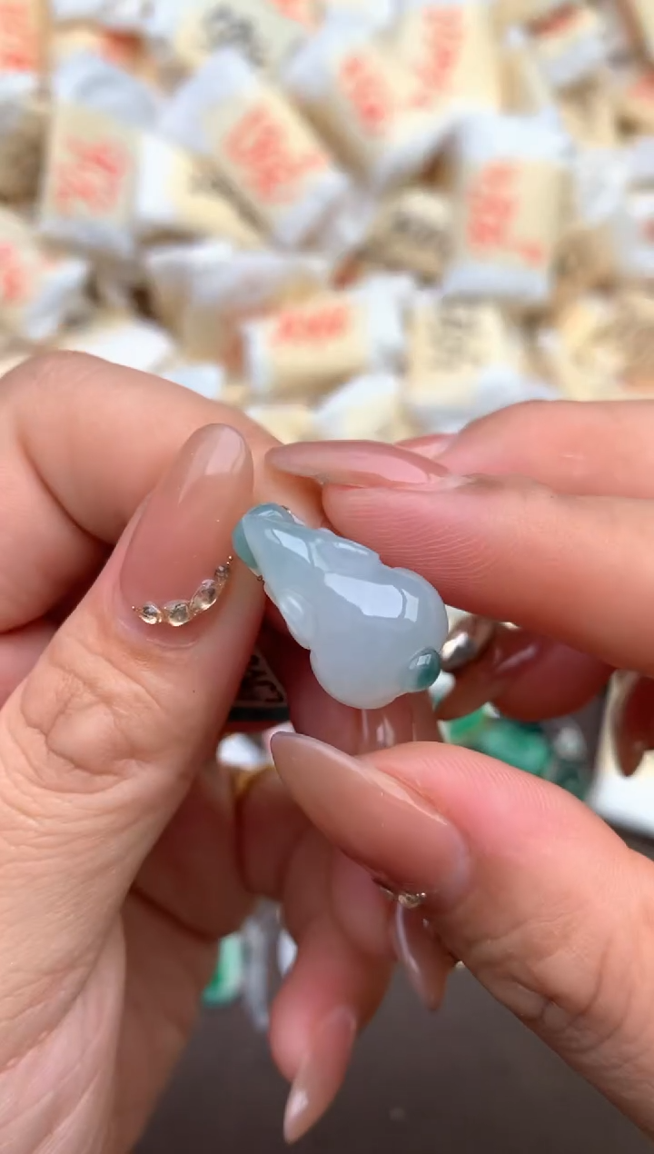 【闪购商品】翡翠挂件未镶嵌一