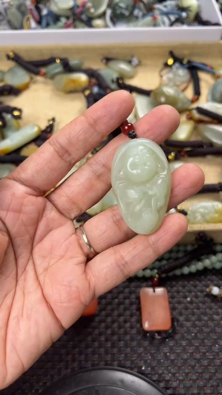 【闪购商品】和田玉颈饰未镶嵌多样性发货没有证书拍一发一有瑕